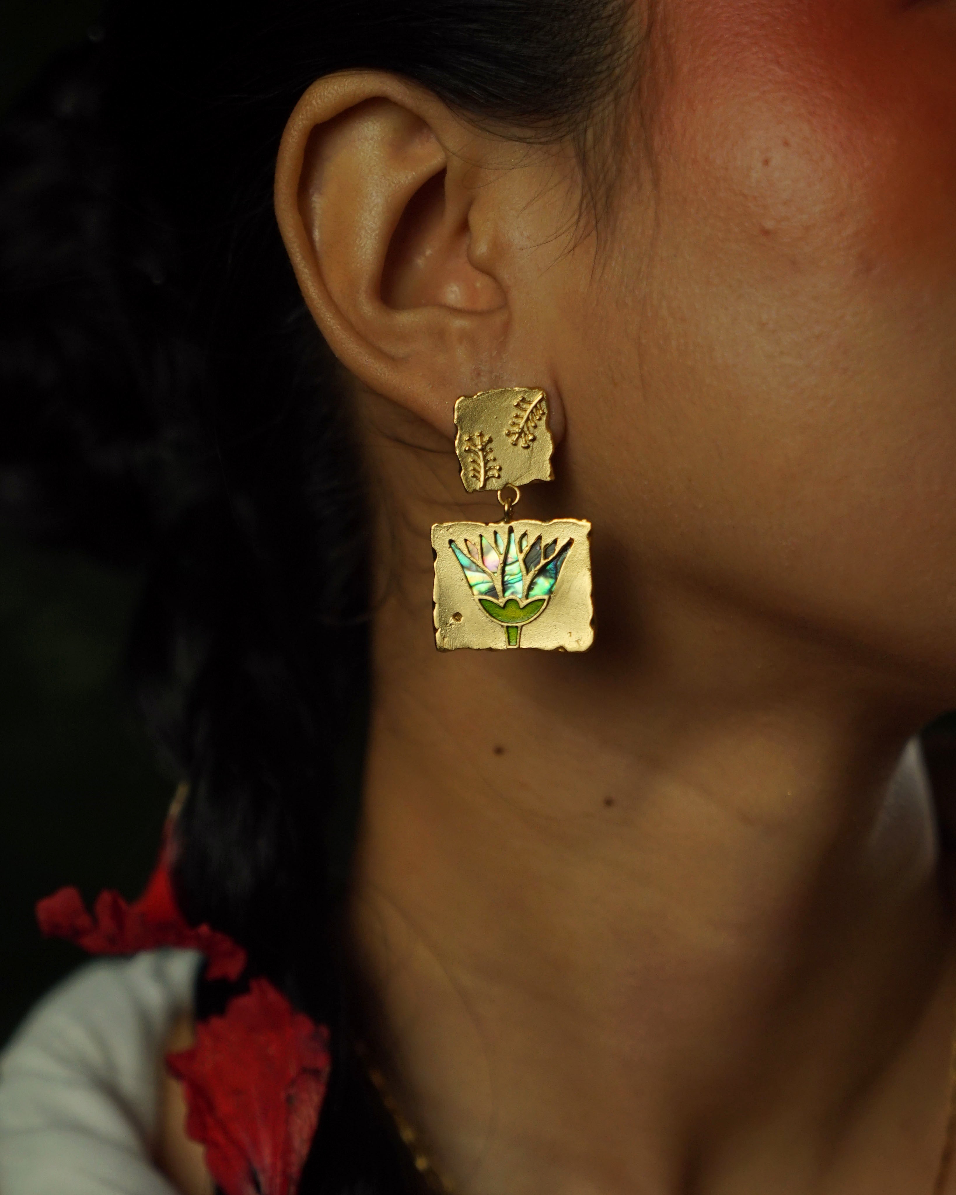 Tora Necklace