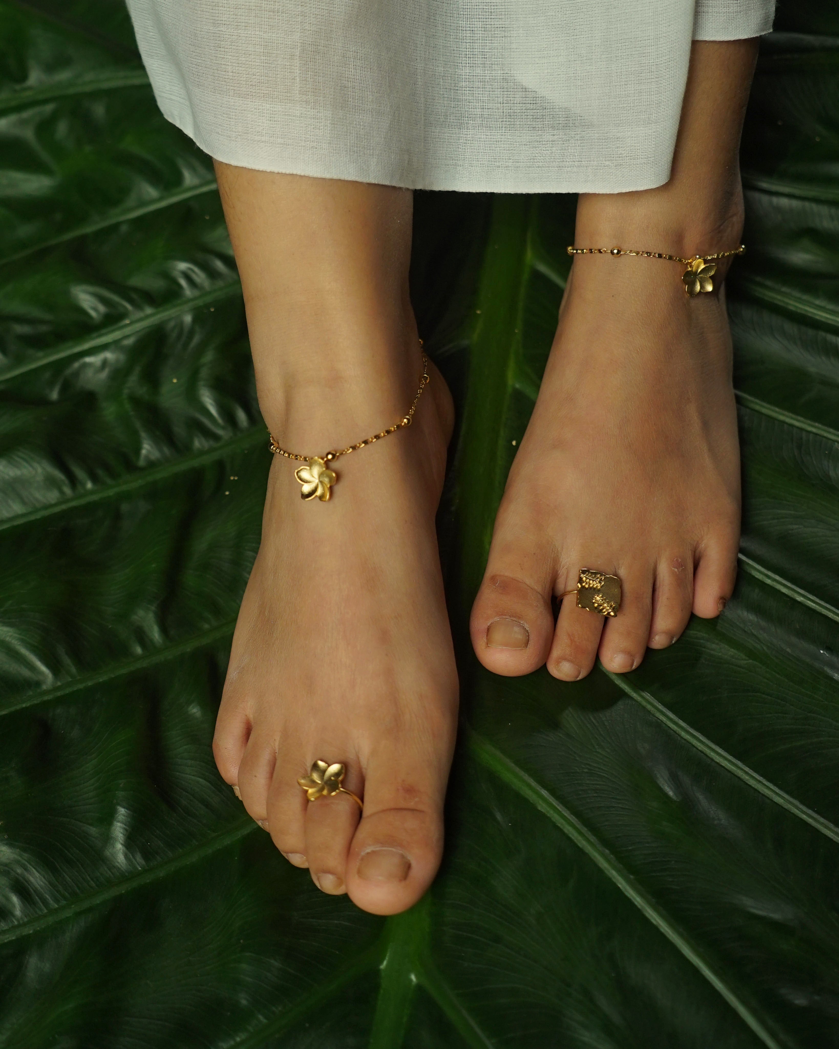 Tora Anklet
