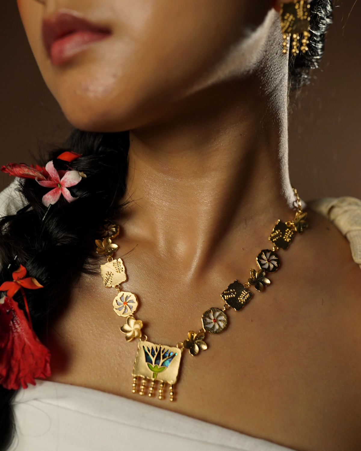 Tora Necklace
