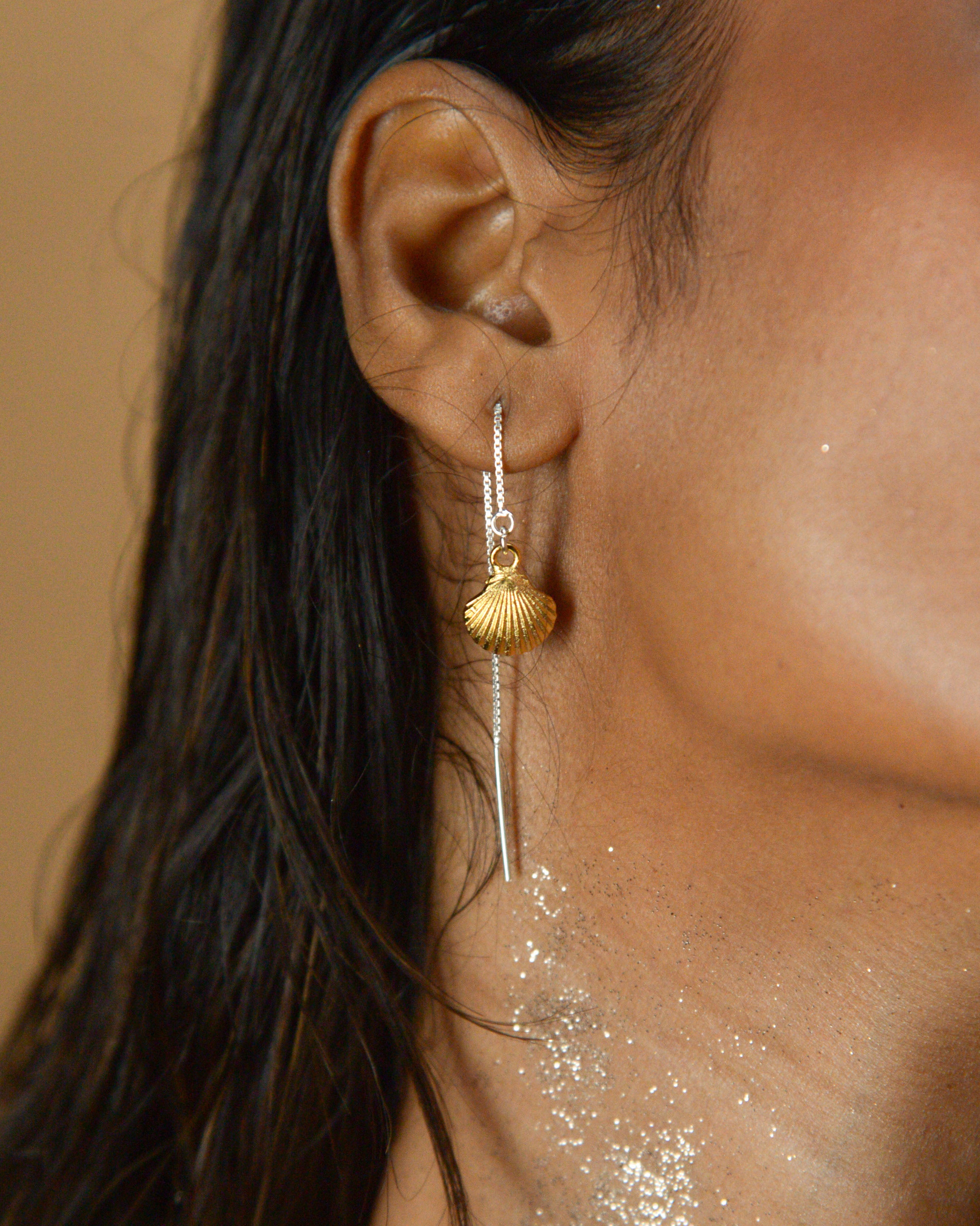 Shell Ear Threader