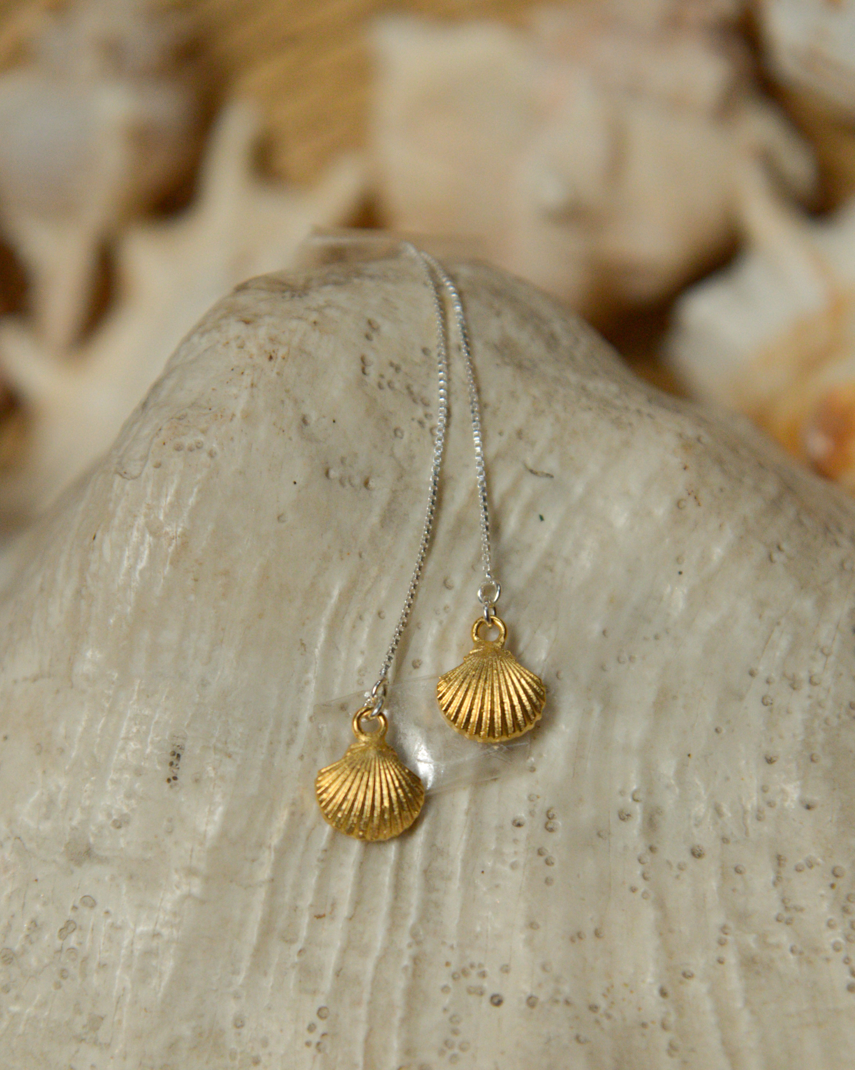 Shell Ear Threader